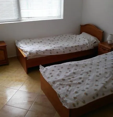 Two-bedroom Bravo 5 Daire